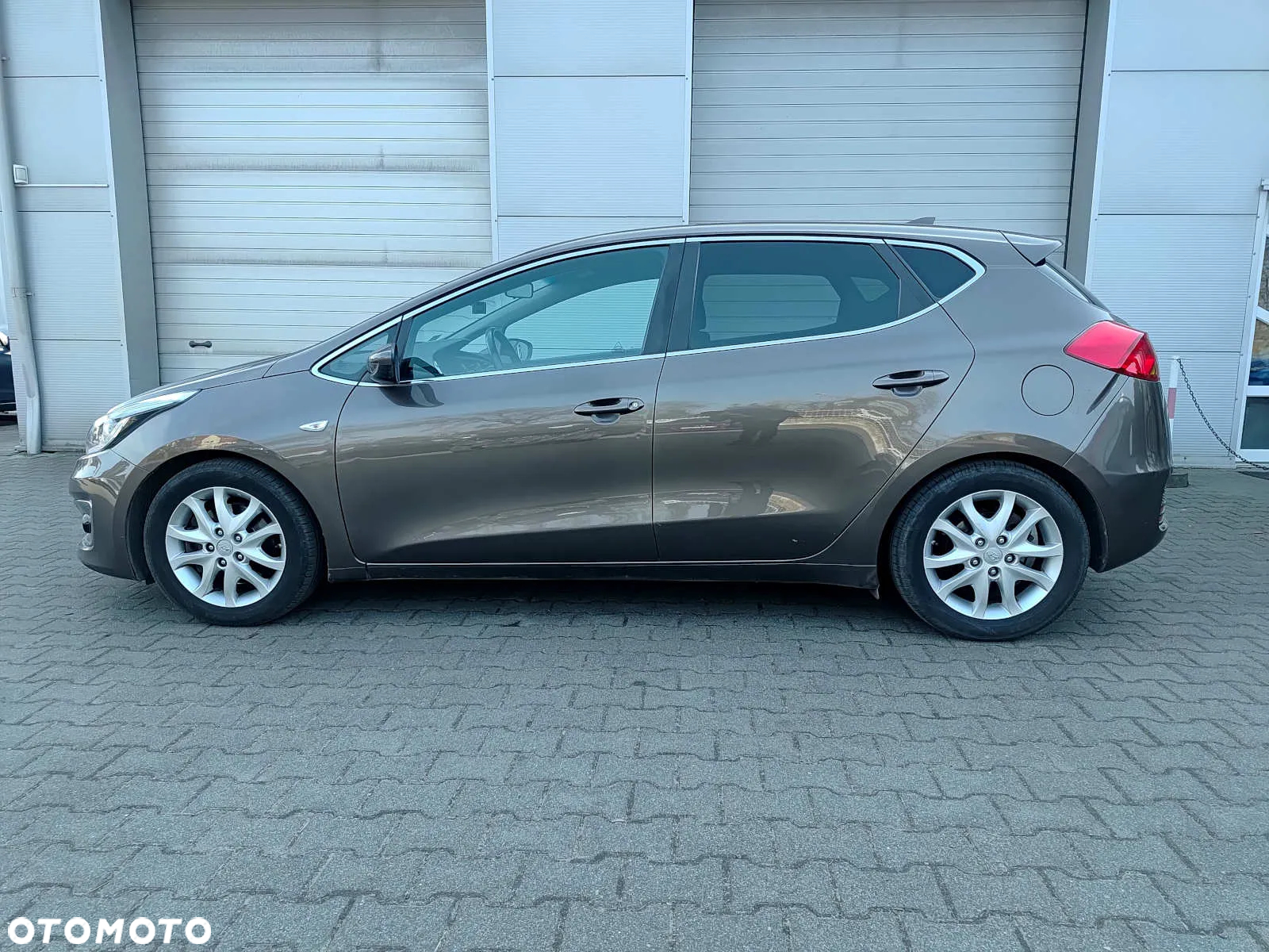 Kia Ceed - 8