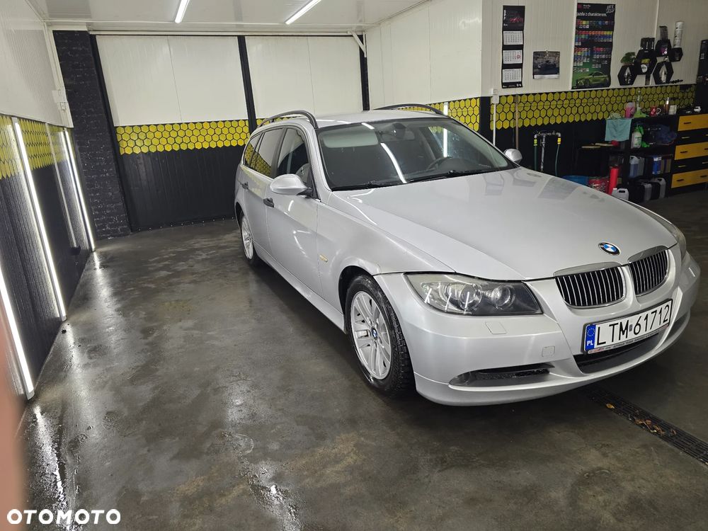BMW Seria 3 325i - 3