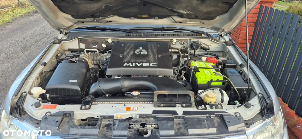 Mitsubishi Pajero - 31