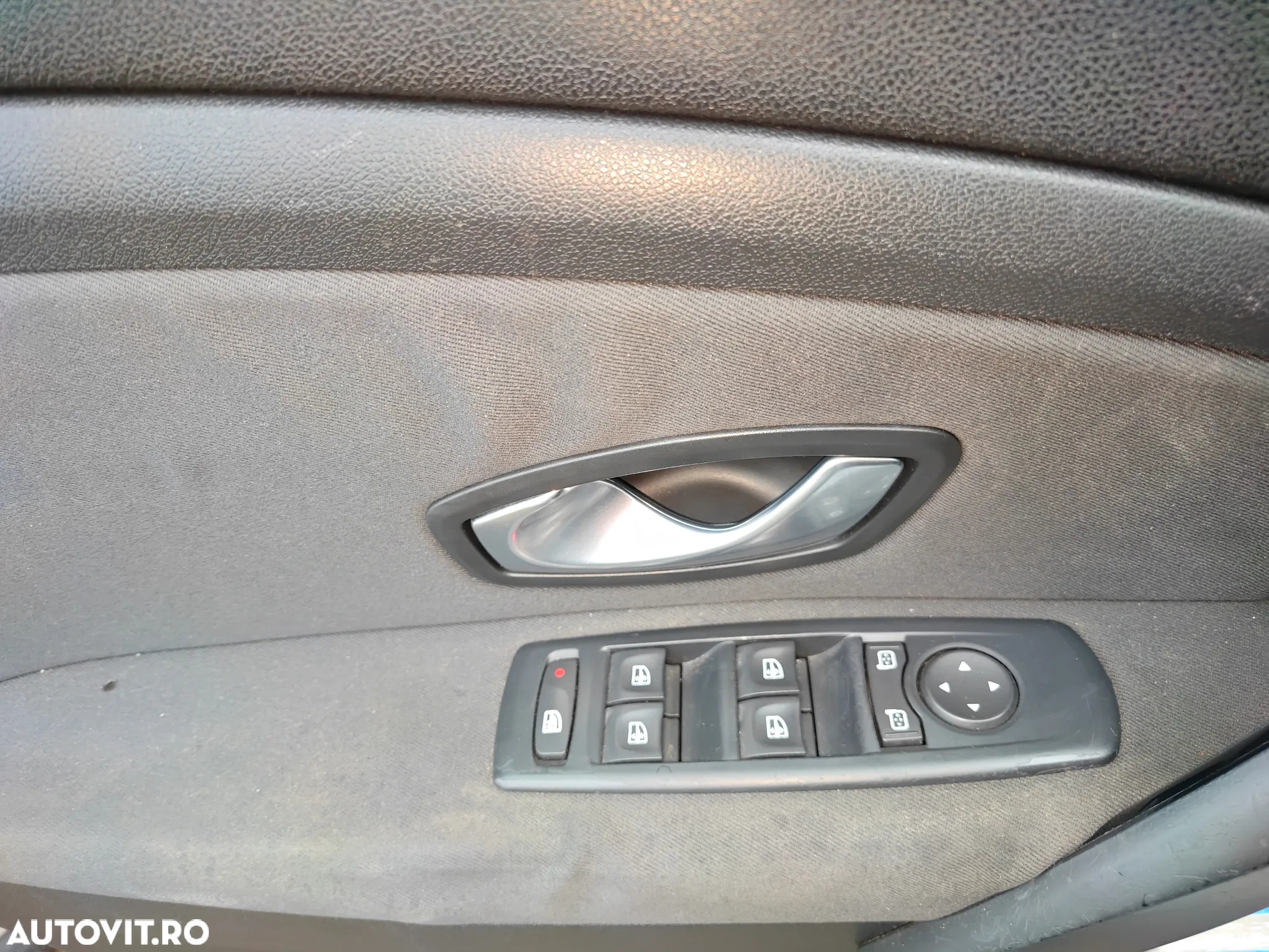 Renault Megane Sedan 1.6 16V Authentique - 10
