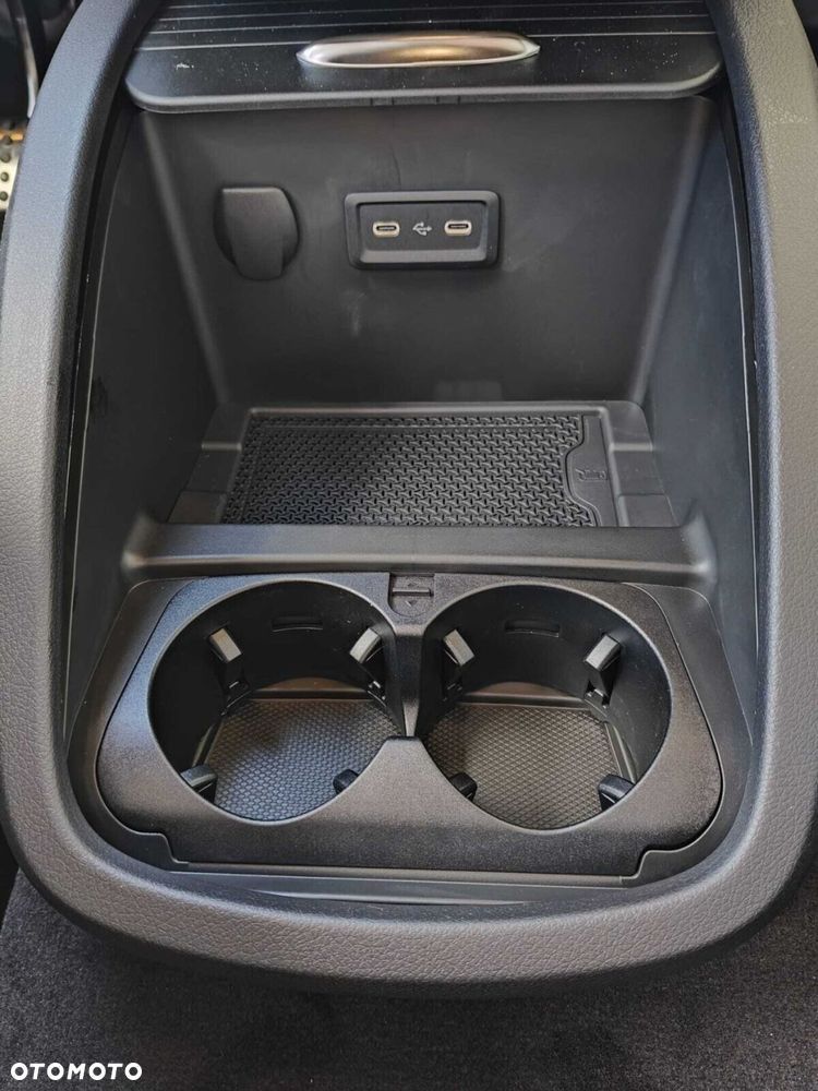 Mercedes-Benz Klasa V - 16
