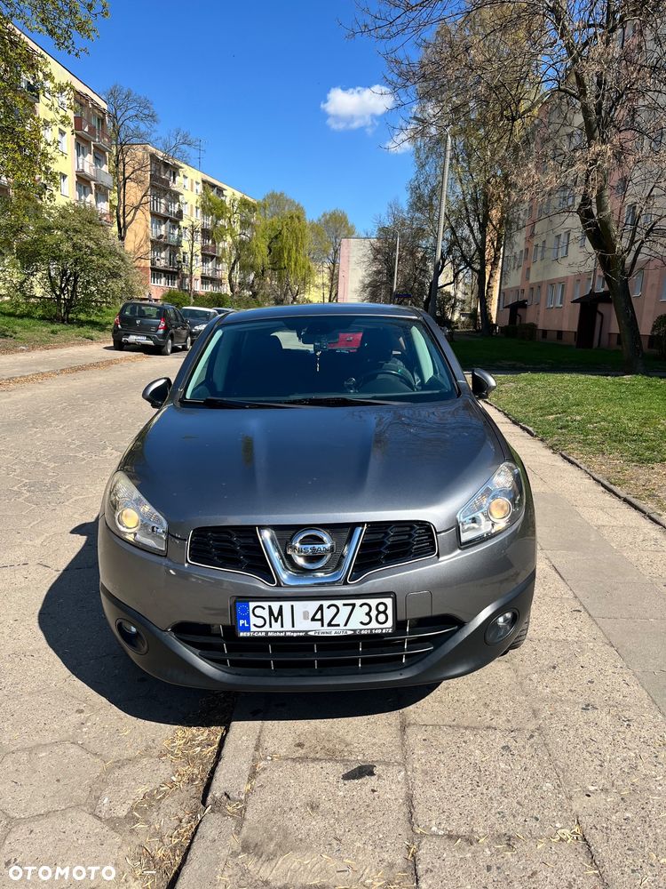 Nissan Qashqai 2.0 dCi 4 x 4 DPF 360 - 1