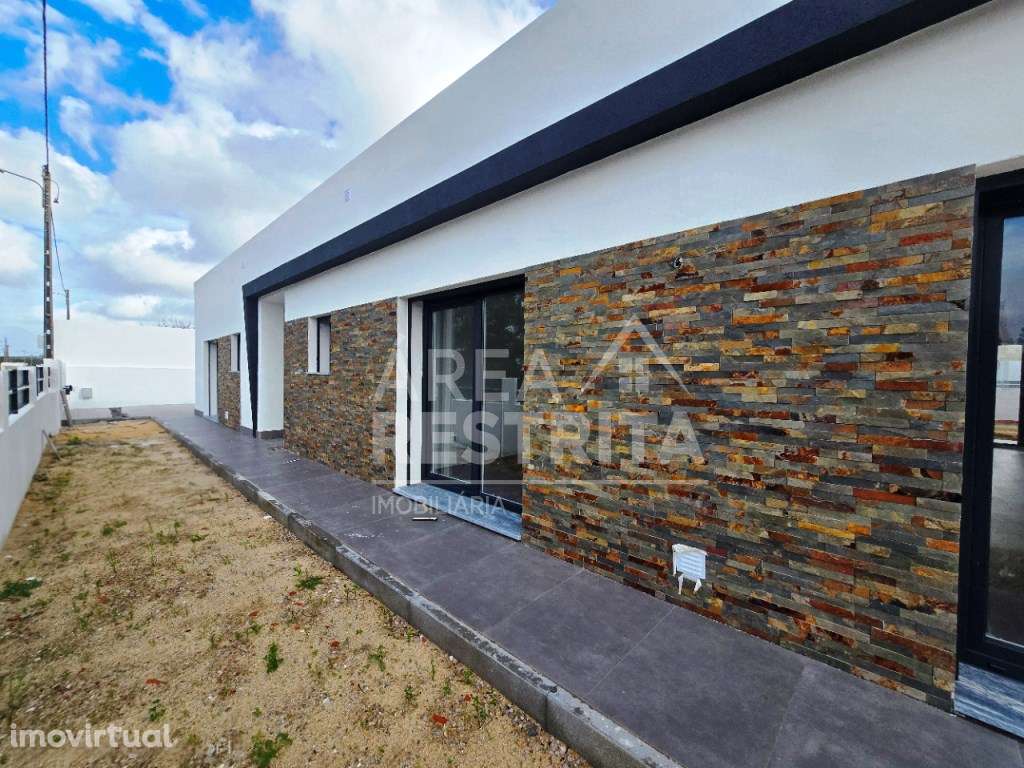 Moradia Isol. T3, c/Piscina e Garagem, Qt. Marquesa-Qt.Anjo - Grande imagem: 3/40