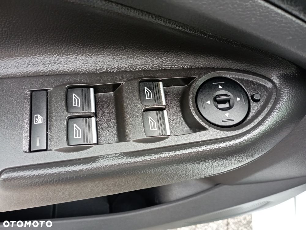 Ford Kuga - 8