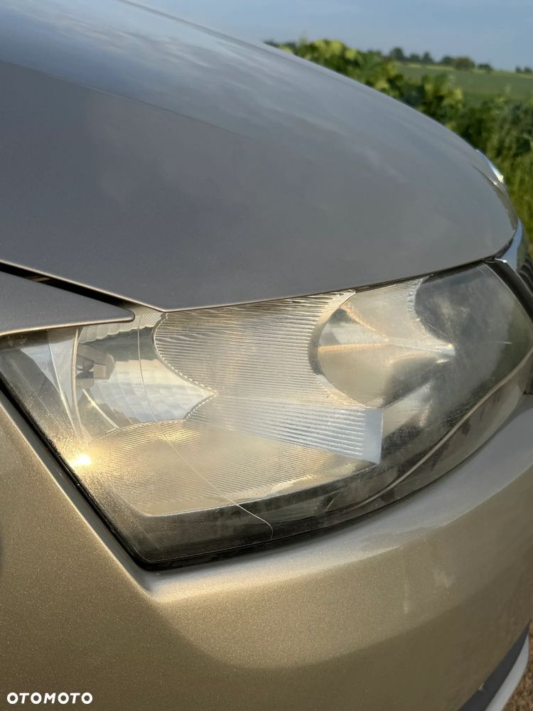 Skoda RAPID - 12