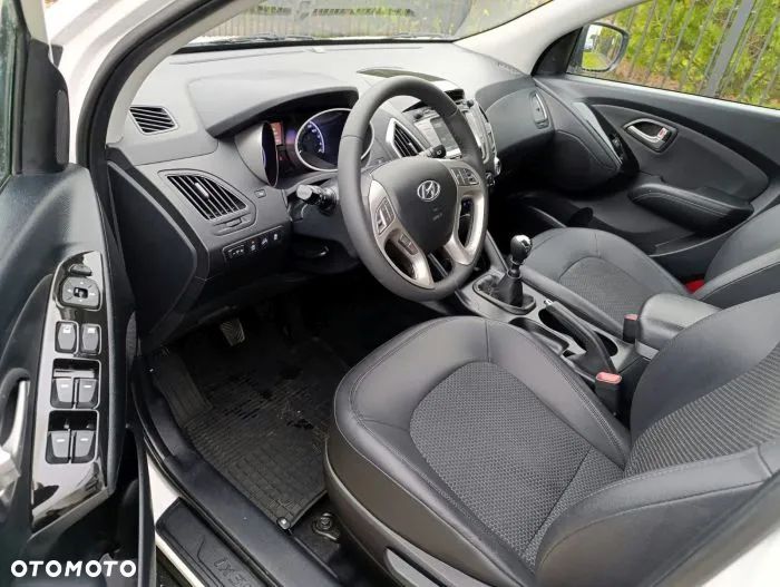 Hyundai ix35 1.7 CRDi 2WD blue Finale Gold - 6