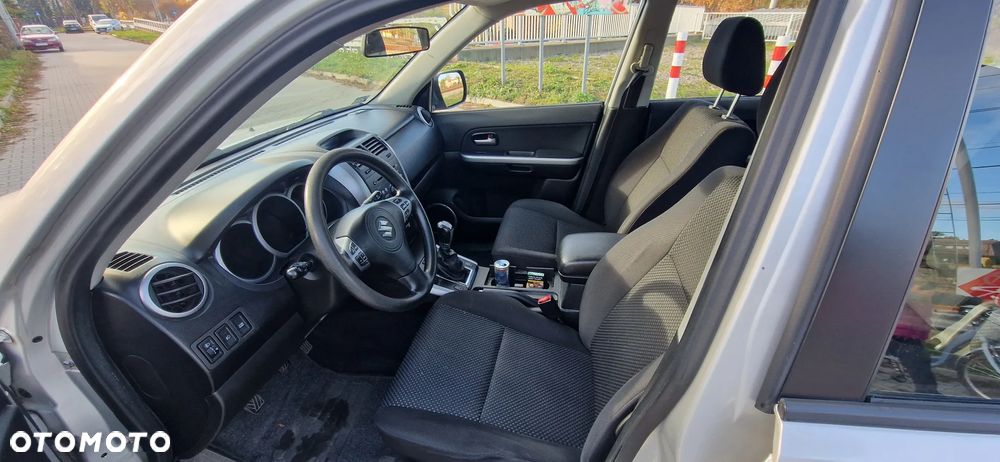 Suzuki Grand Vitara 2.0 - 13