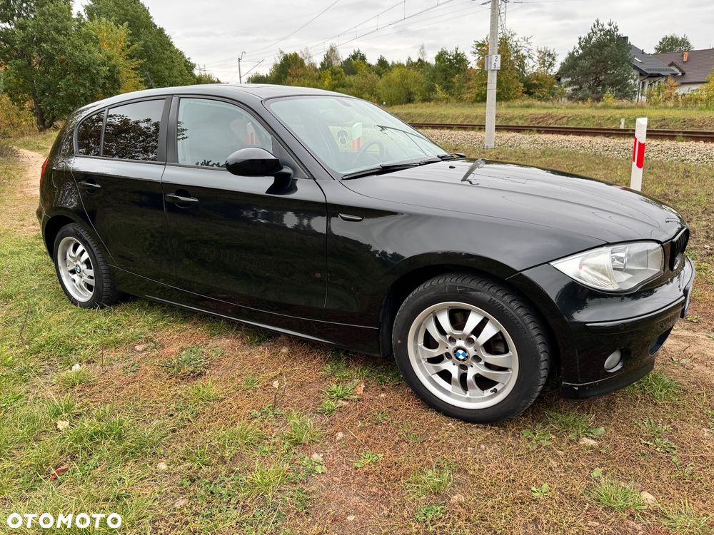 BMW Seria 1 2005 photo 2