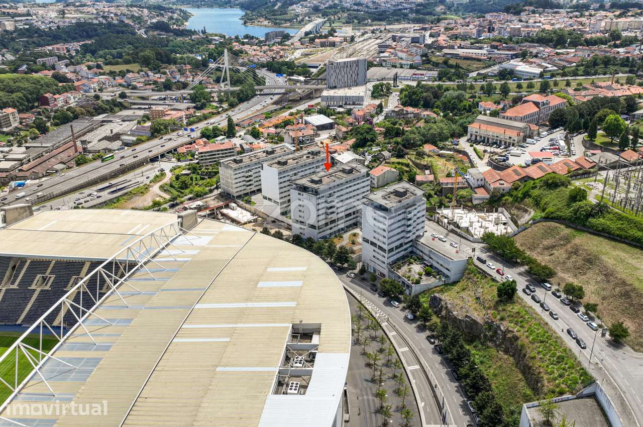 Apartamento T2 com varanda e lugar de garagem - Antas Prestige, Porto - Grande imagem: 5/29
