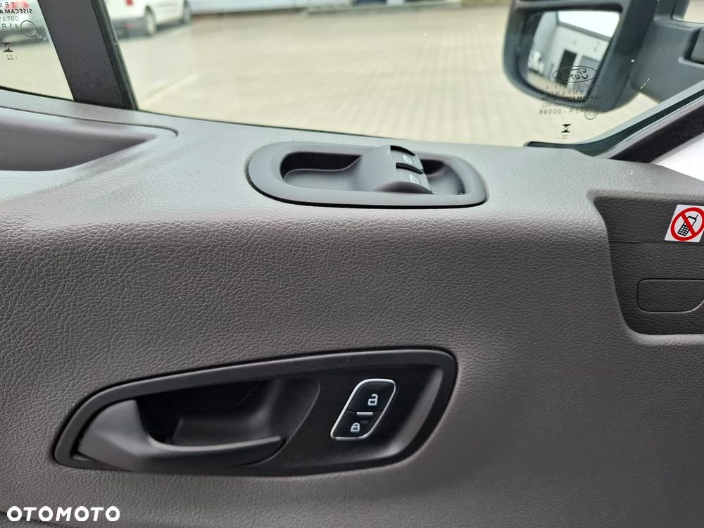 Ford TRANSIT TREND 350 L4 - 12