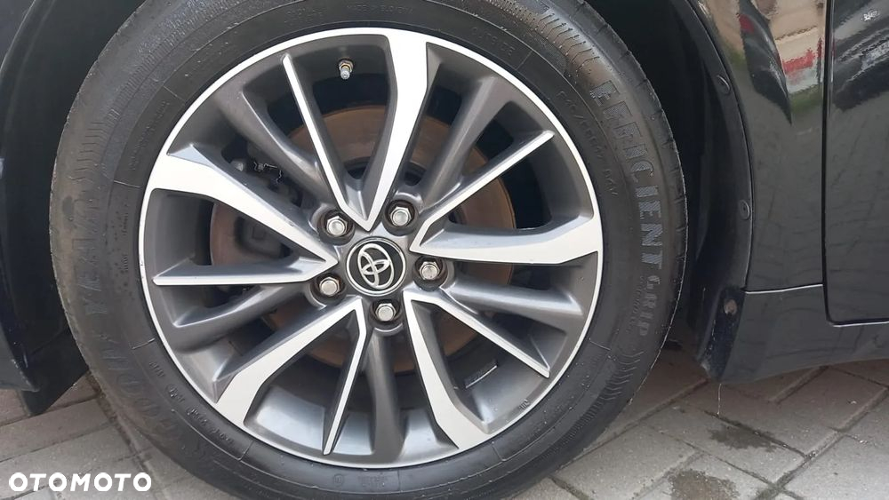 Toyota Avensis - 9