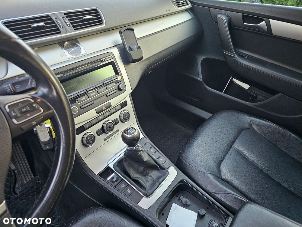 Volkswagen Passat 2.0 TDI Comfortline - 6