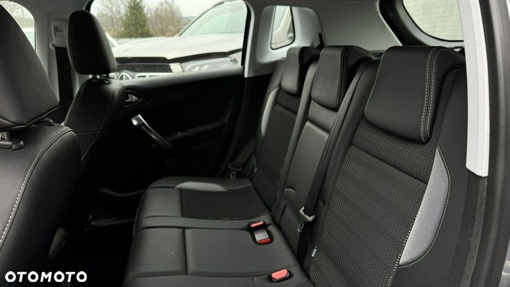 Peugeot 2008 - 11