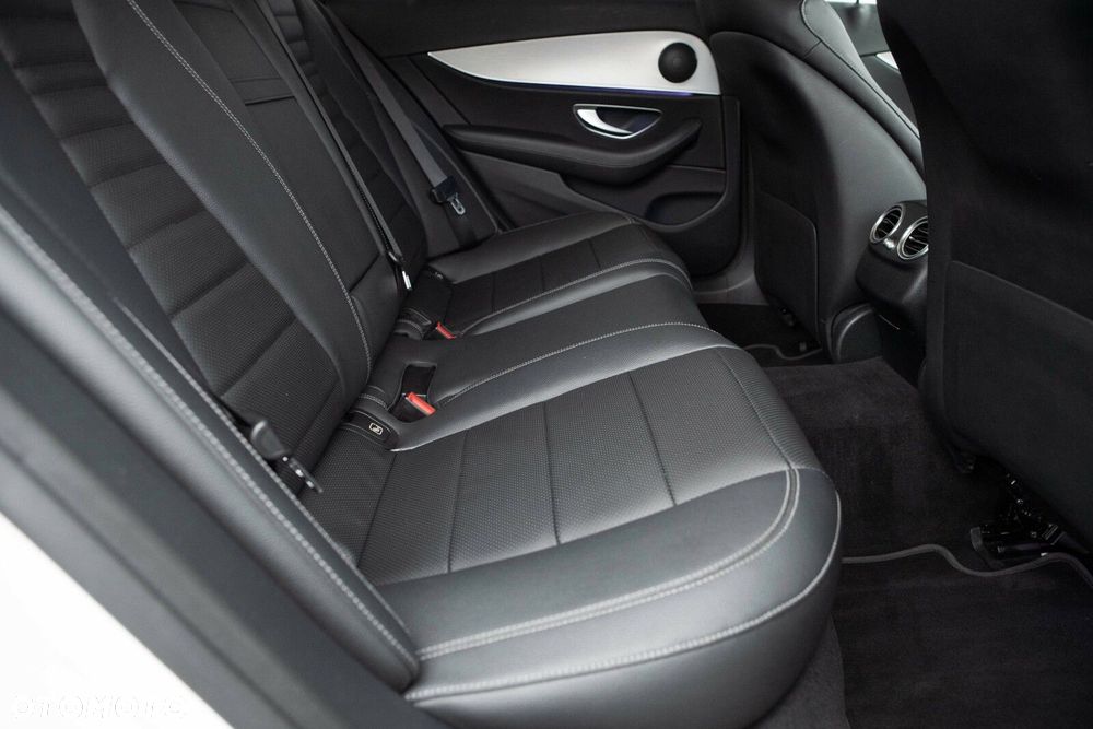 Mercedes-Benz Klasa E 220 d 4-Matic AMG/Avantgarde - 27