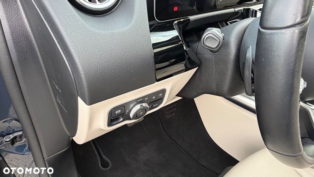 Mercedes-Benz GLA 250 4Matic 8G-DCT Style - 23
