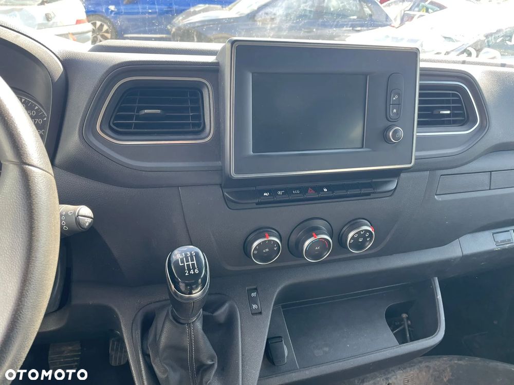 Renault Master III - 8
