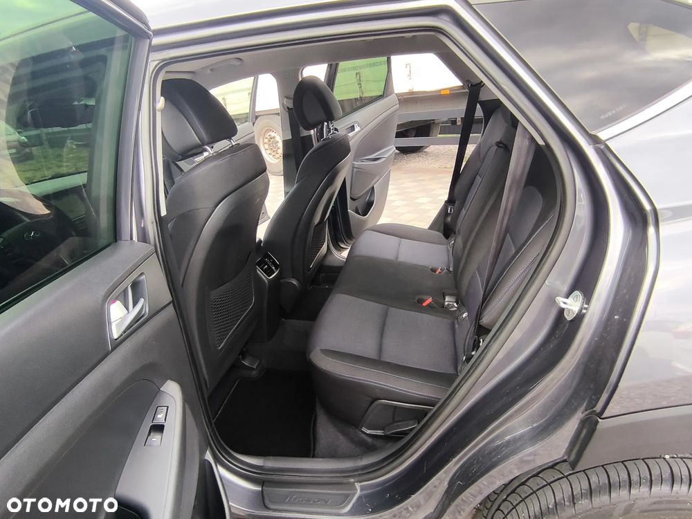 Hyundai Tucson 1.7 CRDI BlueDrive Style 2WD - 22