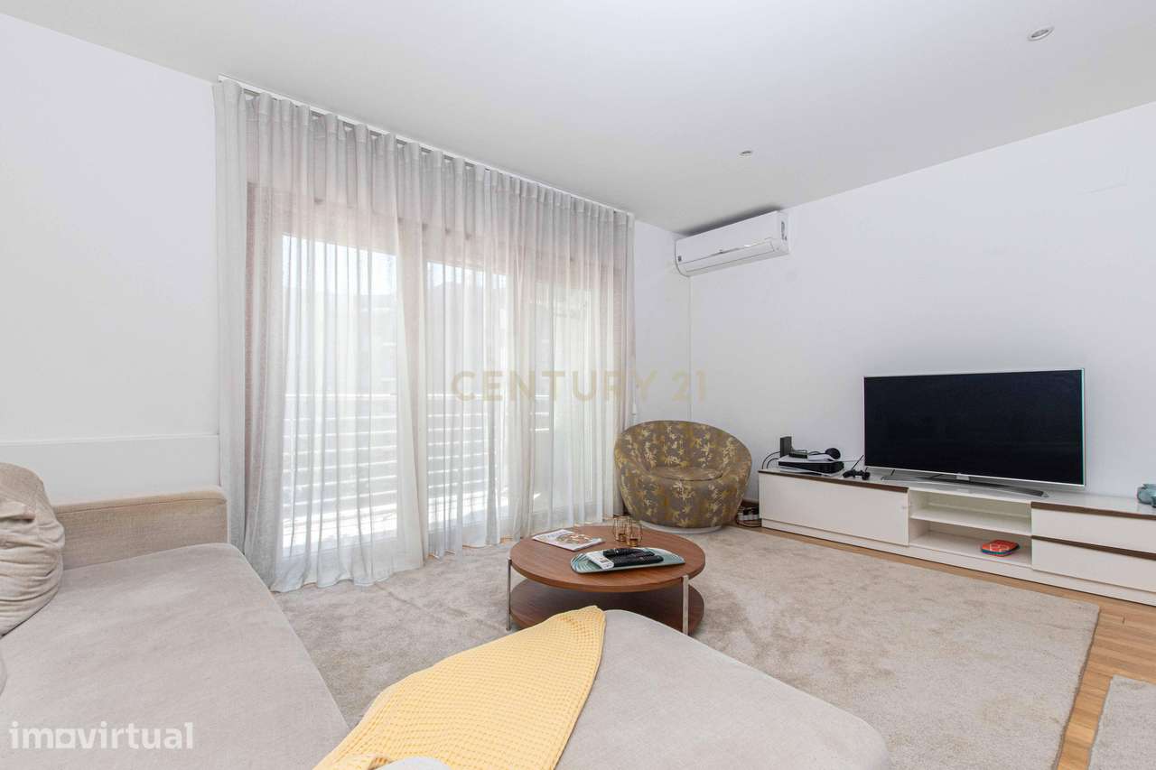 Apartamento T3 nas Colinas do Cruzeiro-Odivelas para arrendamento - Grande imagem: 2/23
