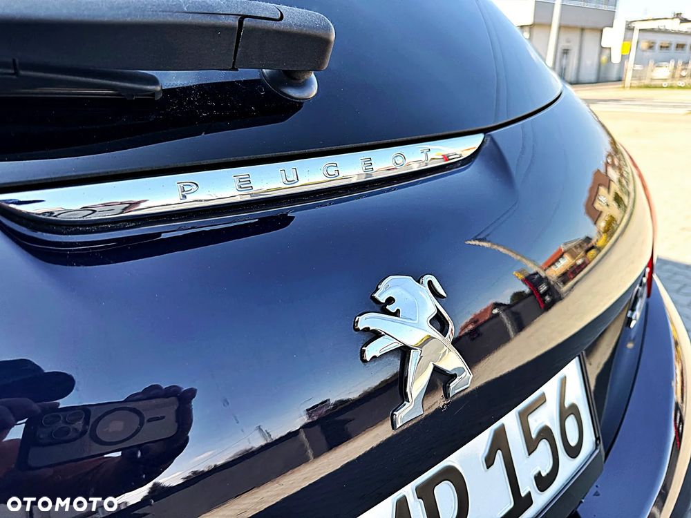 Peugeot 208 e-HDi 92 Stop&Start Style - 16