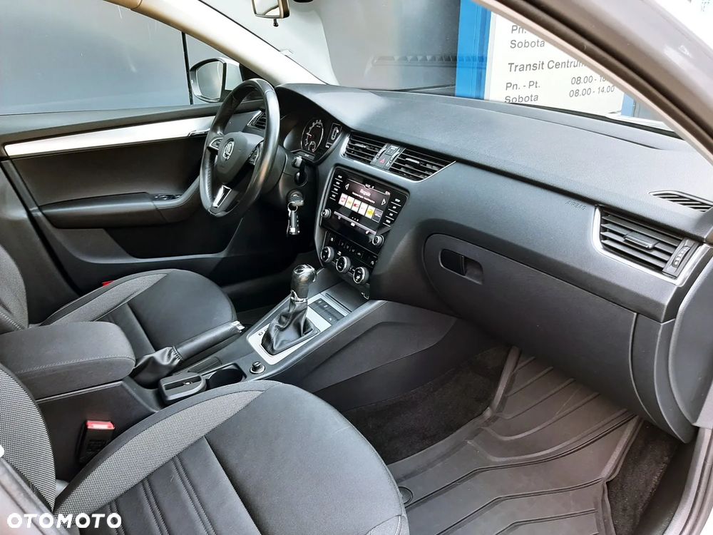 Skoda Octavia 2.0 TDI Ambition DSG - 24