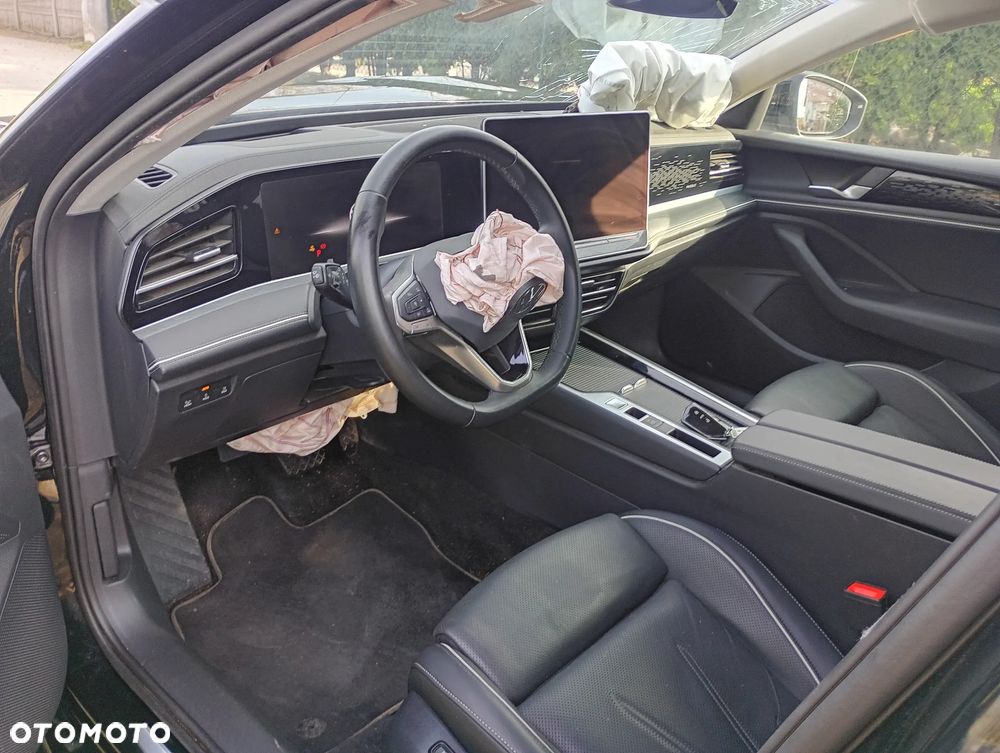 Volkswagen Passat 2.0 TDI SCR DSG 4Motion Elegance - 12
