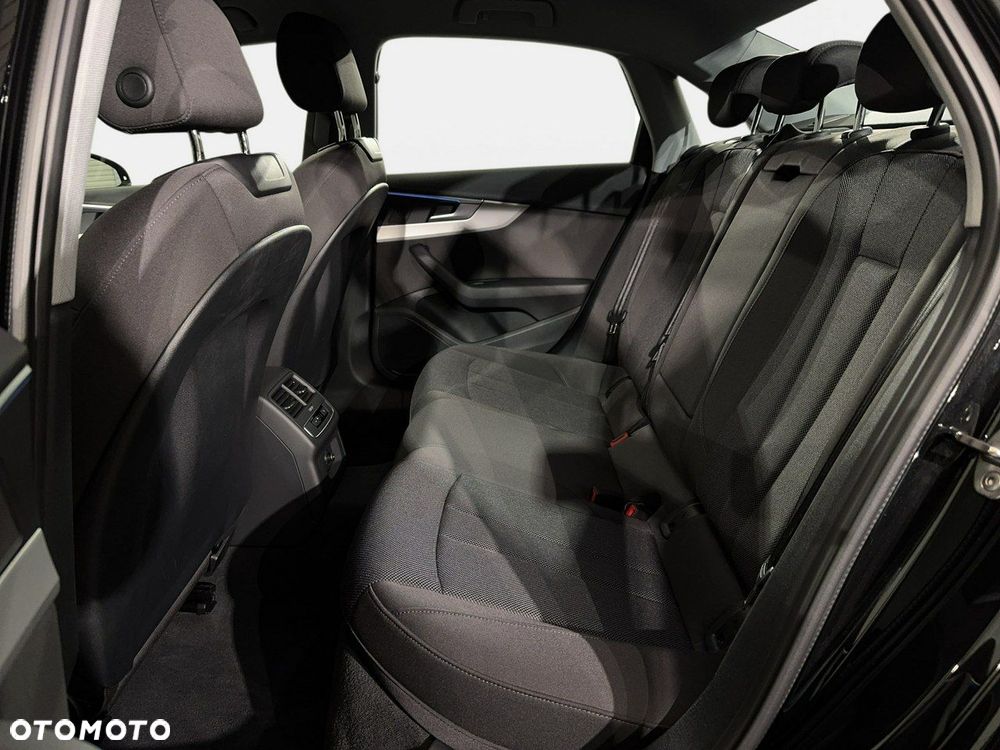 Audi A4 Limousine - 14