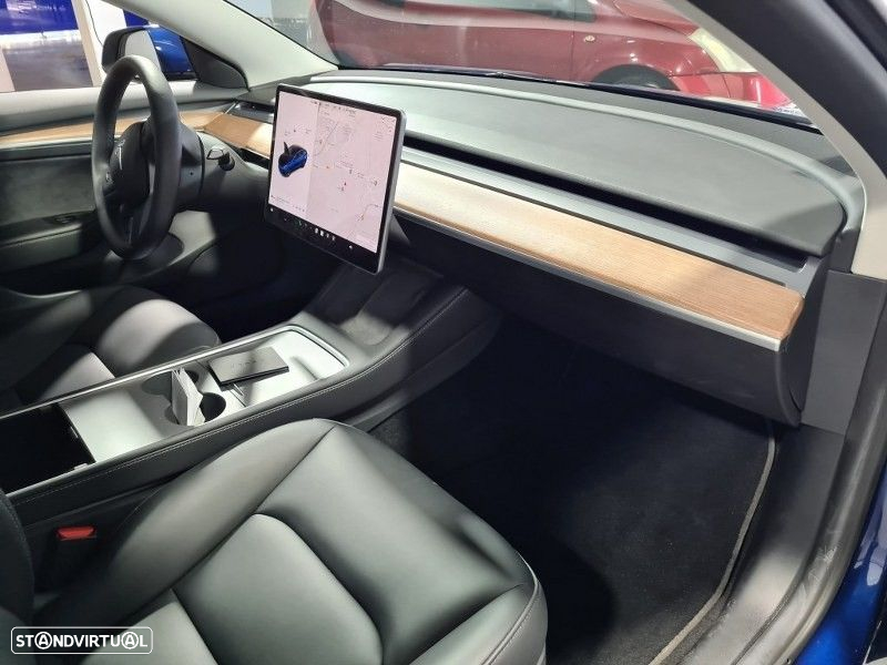 Tesla Model 3 - 2