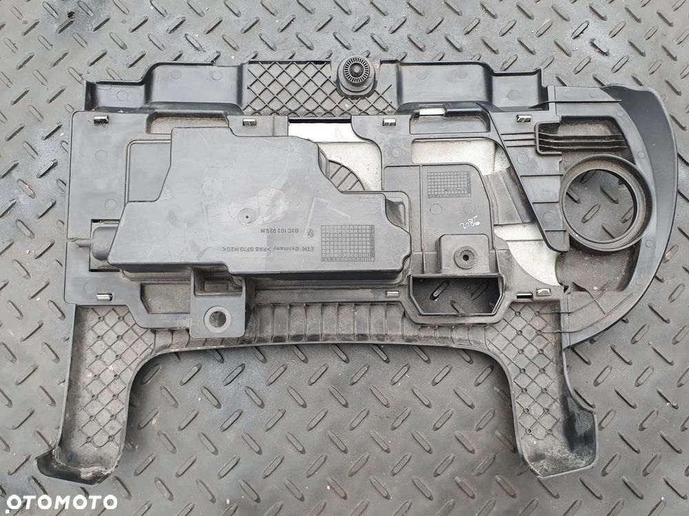 POKRYWA SILNIKA VW GOLF V 1.4 TSI 03C103925N - 2