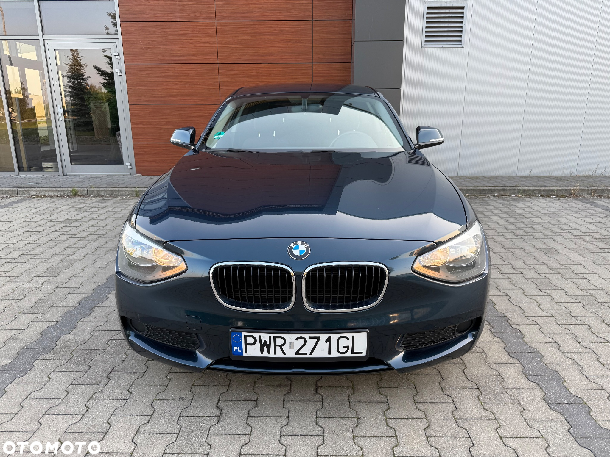 BMW Seria 1 114i - 4