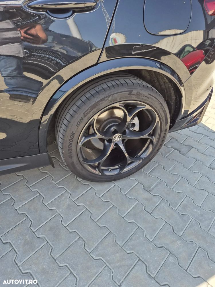 Alfa Romeo Stelvio - 8