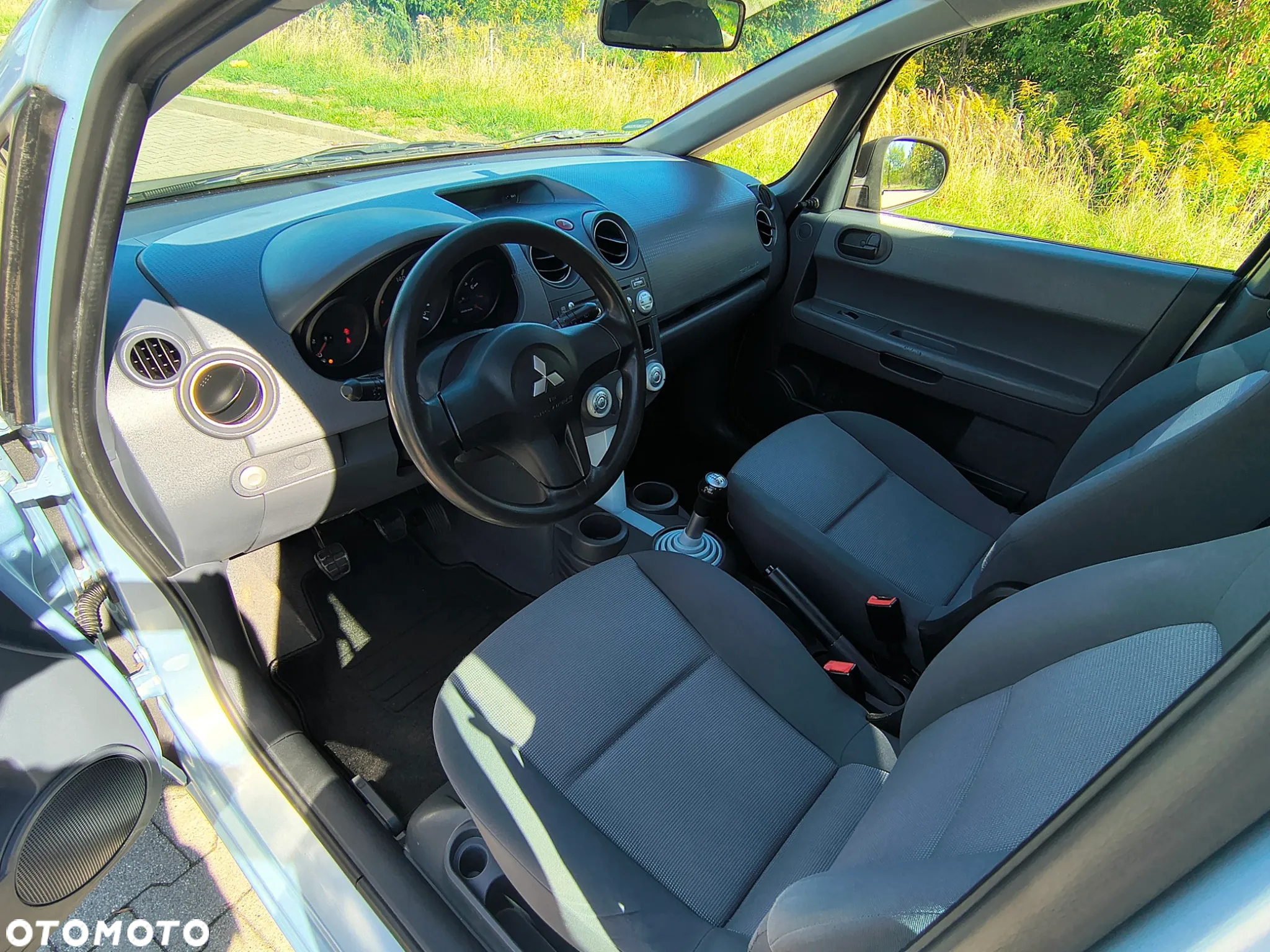 Mitsubishi Colt - 22
