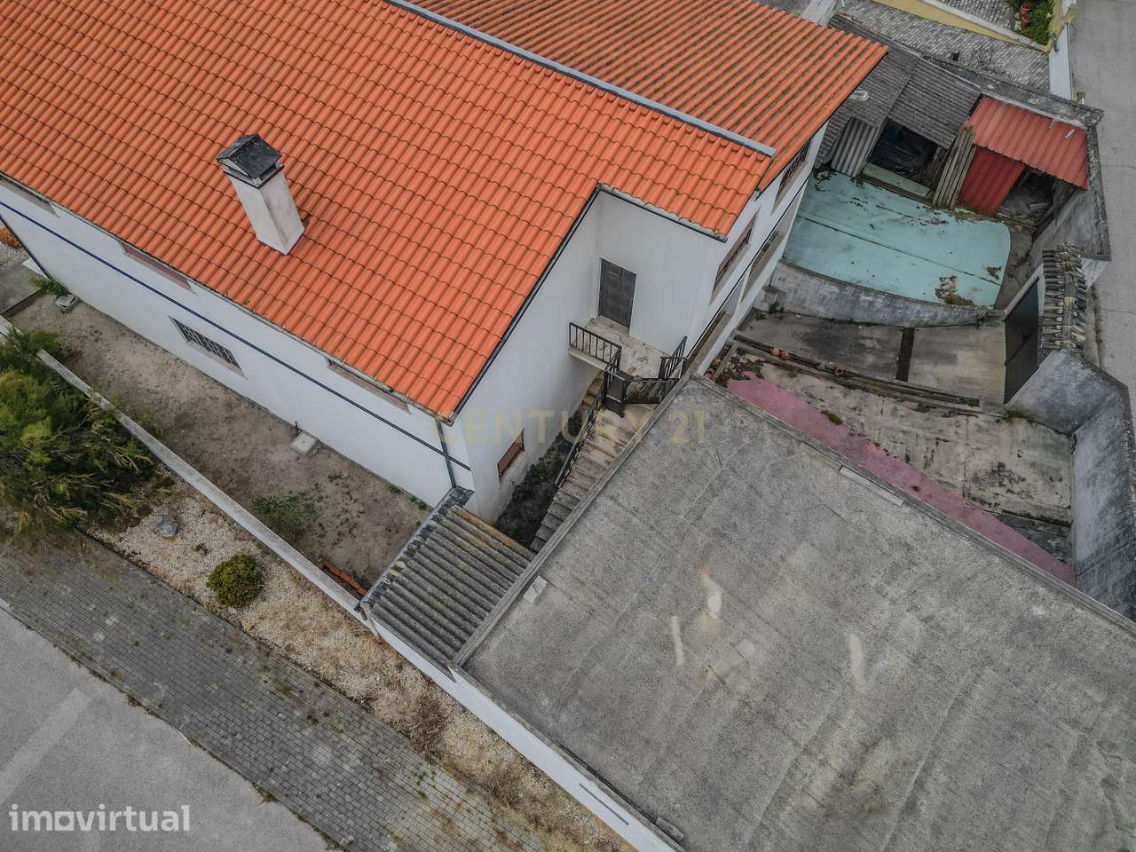 Moradia com vista mar, situada numa aldeia piscatória a 200m da praia - Grande imagem: 3/42