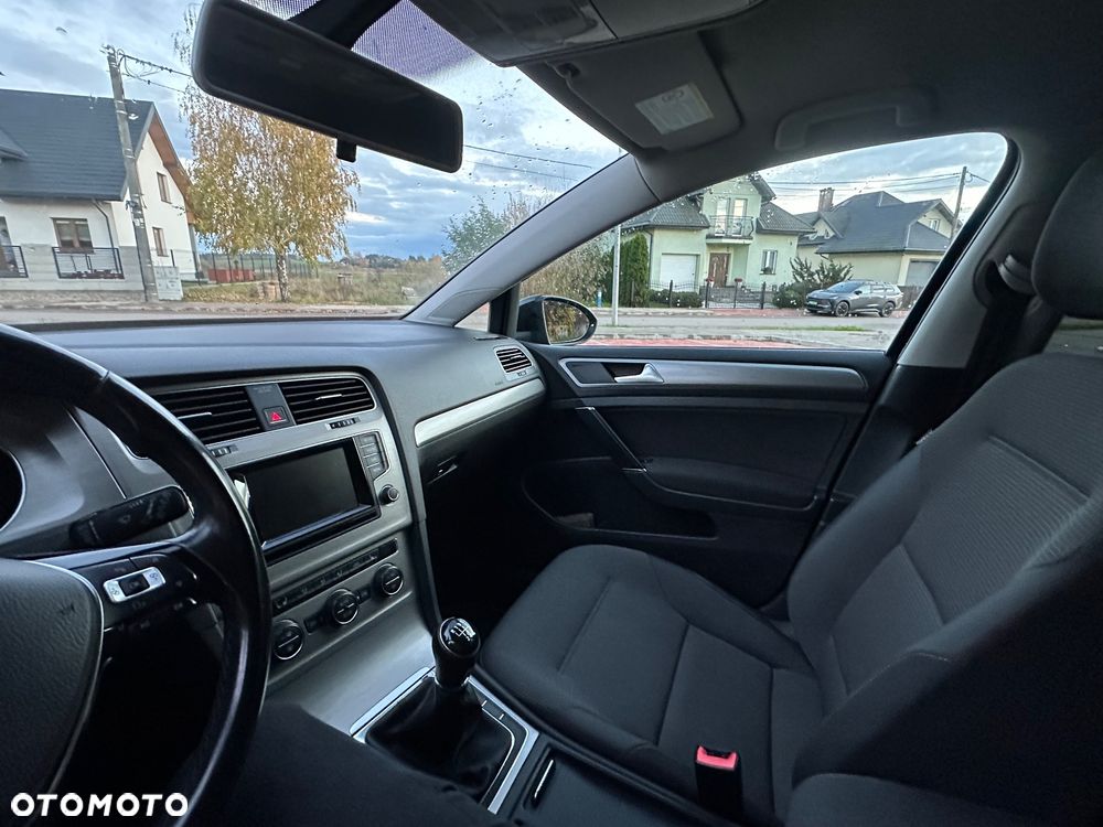 Volkswagen Golf - 15