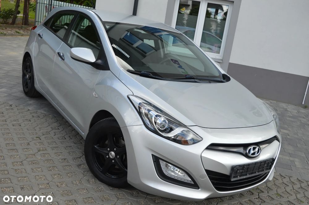 Hyundai i30 1.4 Trend - 12