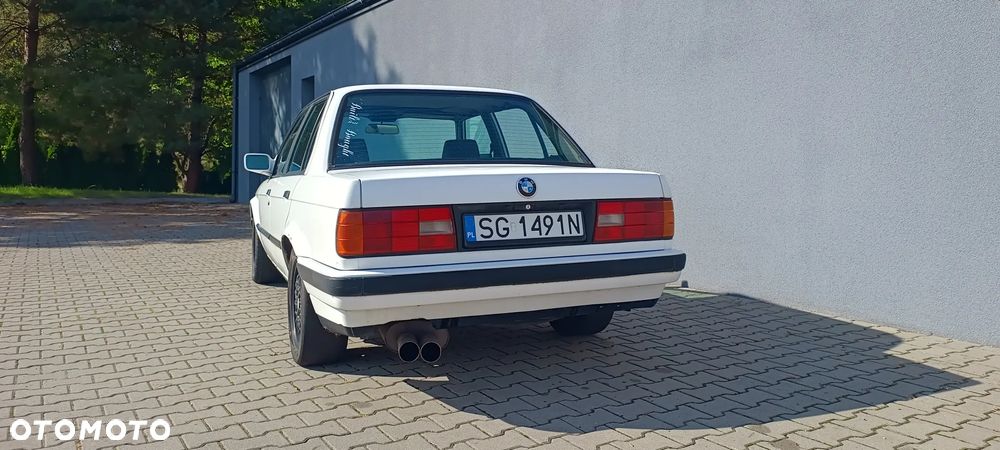 BMW Seria 3 320i - 10