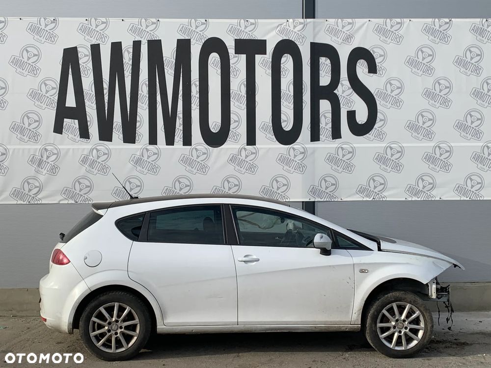 SEAT LEON 2013 *SAMOCHÓD NA CZĘSCI* 3005 MASKA, LAMPA, DRZWI, LUSTERKO, ZDERZAK, GRILL, BŁOTNIK, KLAPA, BELKA, DESKA, FOTELE, KANAPA, ĆWIARTKA, KIEROWNICA, TARCZE, ZACISKI, ZAWIESZENIE, KOMPLETNY PRZÓD, KOMPLETNY TYŁ, LICZNIK, ZEGARY, PRAWE LEWE PRZÓD TYŁ - 3