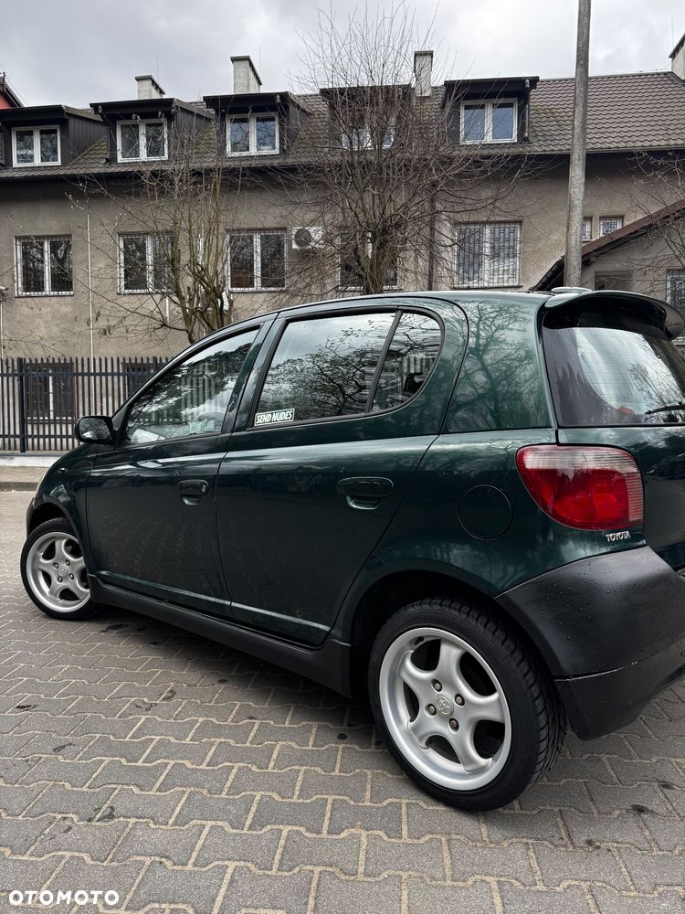 Toyota Yaris 1.0 Base - 6