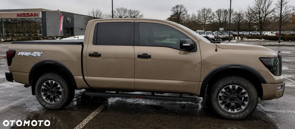 Nissan Titan - 8