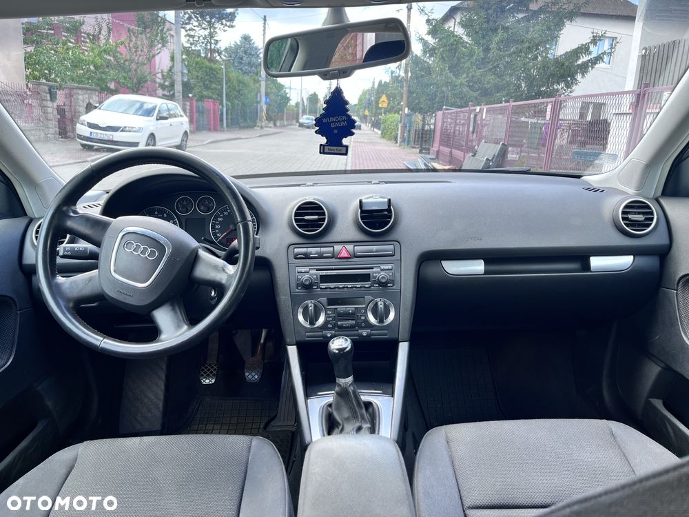 Audi A3 1.6 FSI Attraction - 4