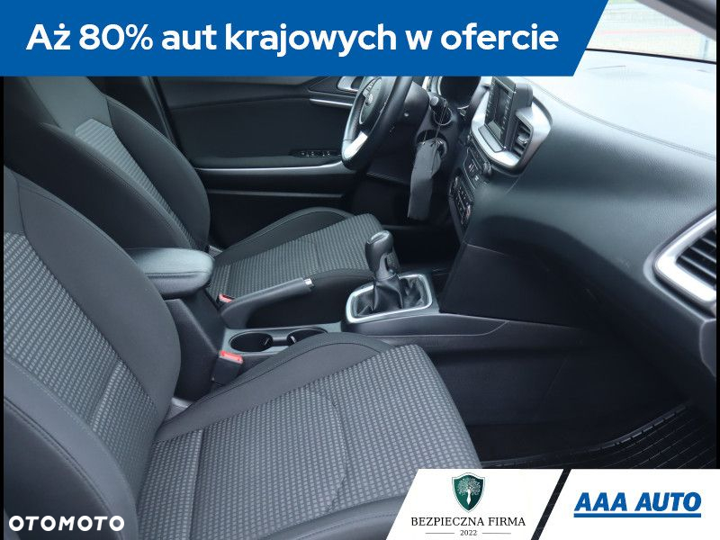 Kia Ceed - 10