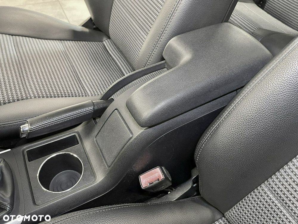 Mercedes-Benz Klasa A 170 BlueEFFICIENCY Avantgarde - 13