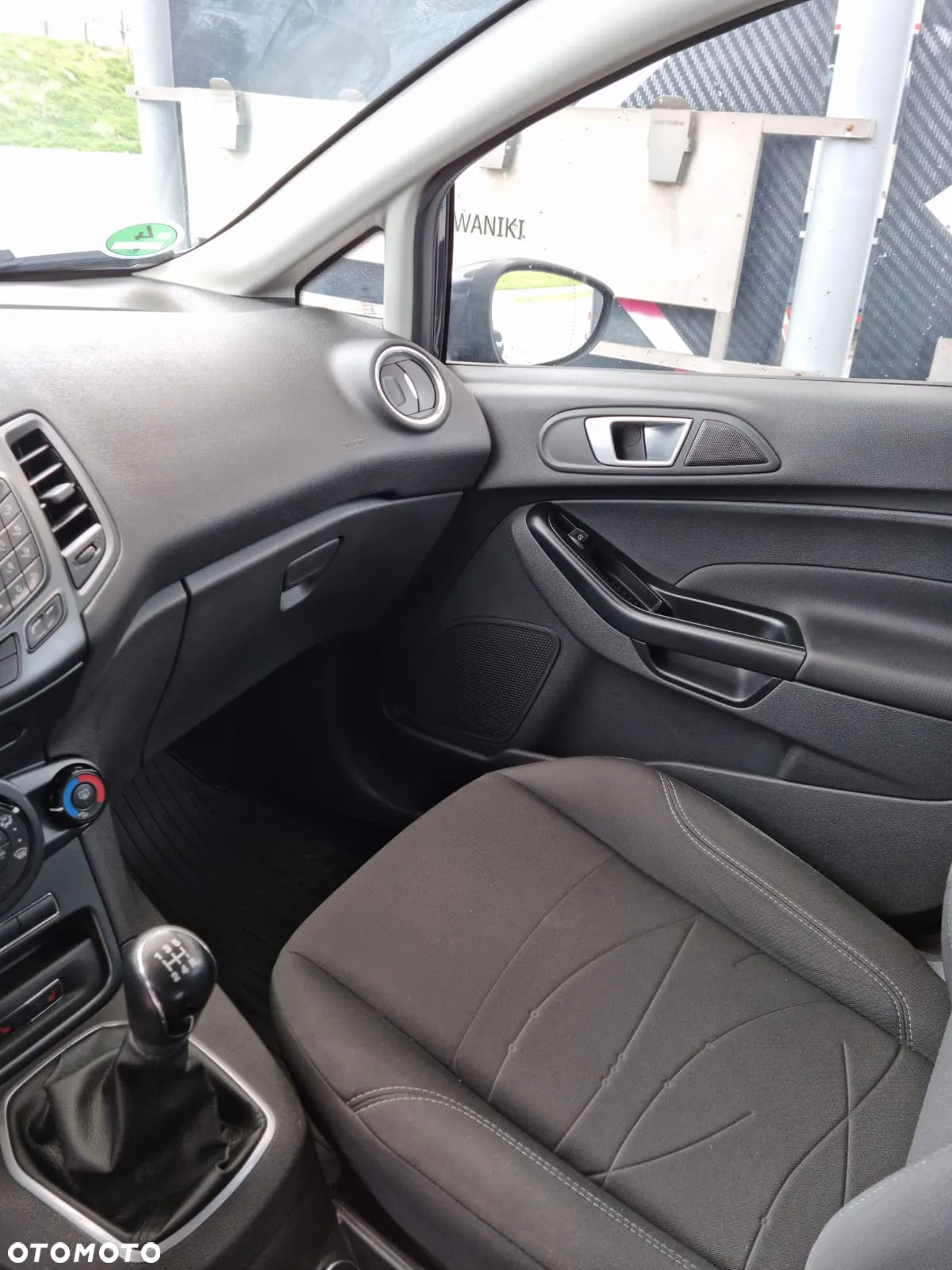 Ford Fiesta - 12