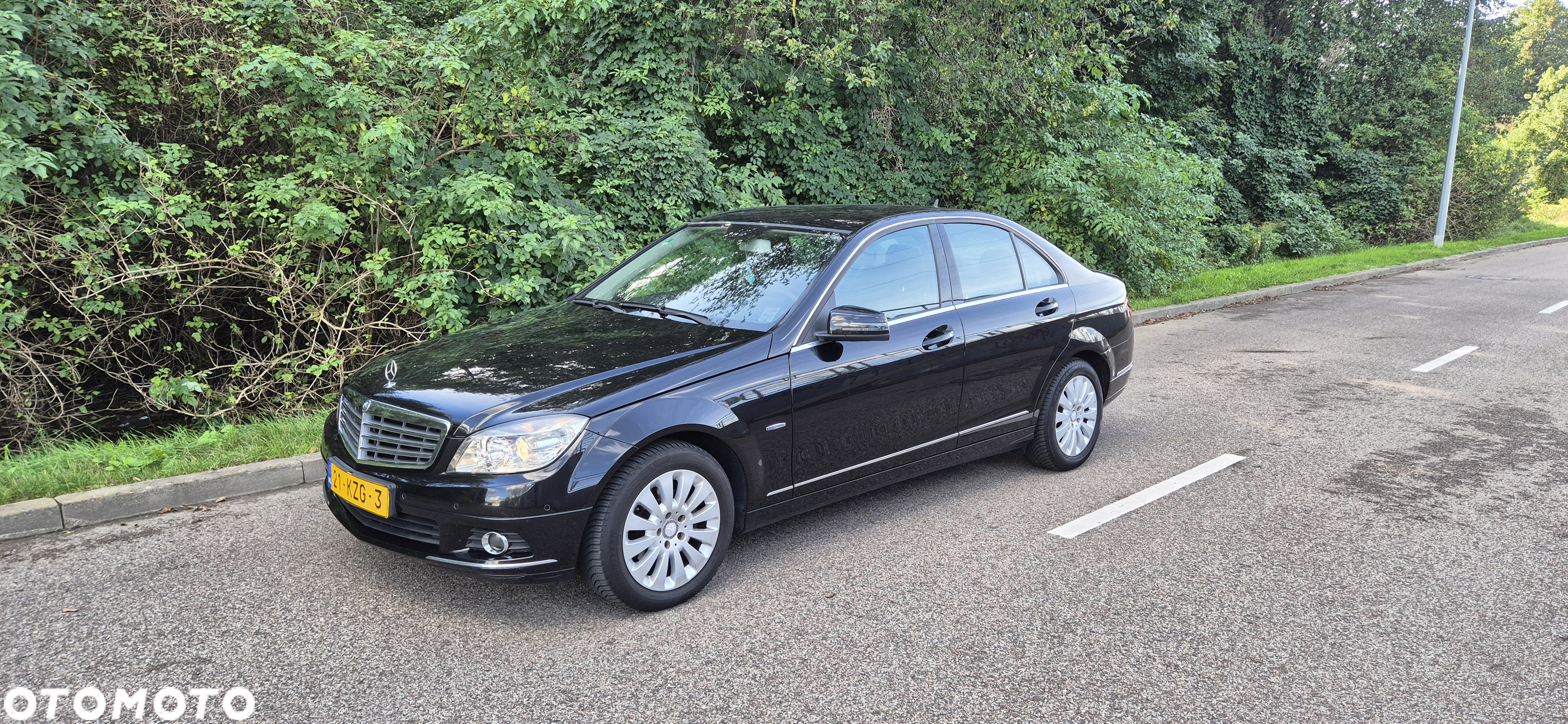Mercedes-Benz Klasa C 180 K BlueEff Elegance - 2