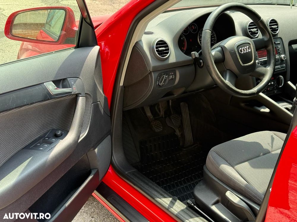Audi A3 Sportback 1.6 Ambiente - 16