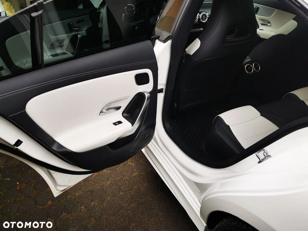 Mercedes-Benz CLA 250 4-Matic AMG Line 7G-DCT - 25