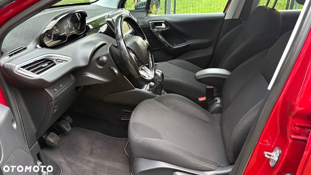 Peugeot 208 PureTech 82 Start & Stop Allure - 22