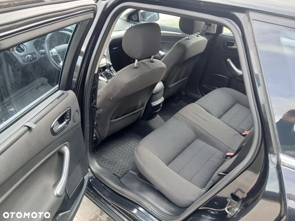 Ford Mondeo 1.8 TDCi Ghia - 9