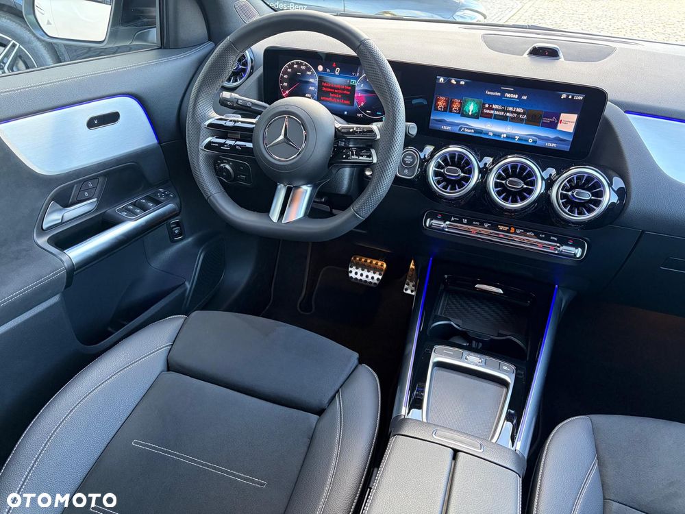 Mercedes-Benz GLA 200 AMG Line - 16