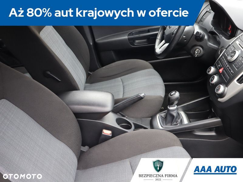 Kia Ceed - 10