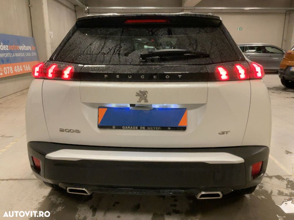 Peugeot 2008 PureTech 130 EAT8 GT - 10